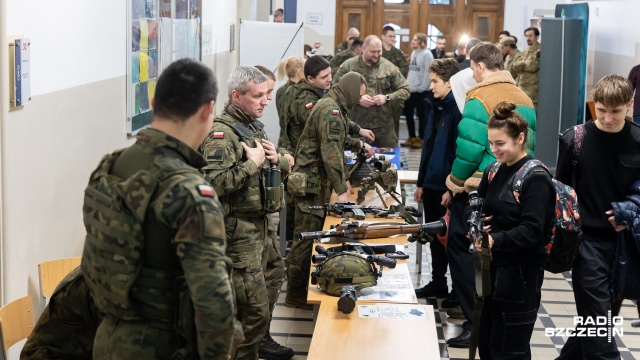 Studentów Politechniki Morskiej w Szczecinie odwiedziły takie jednostki, jak 12. Brygada Zmechanizowana, 14. Zachodniopomorska Brygada WOT czy Formoza.