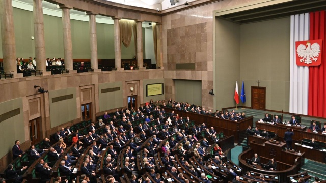 Sejm rozpoczął prace nad budżetem na przyszły rok. Wcześniej jednak doszło do dyskusji w sprawie zmian w mediach publicznych.