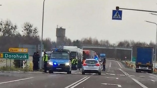 Przewoźnicy protestujący w Dorohusku nie planują przerywania protestu na czas Bożego Narodzenia.