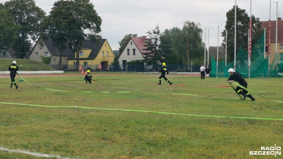 Pierwsze miejsce na podium zajęła OSP w Suchaniu. Kolejne przypadły jednostki z Dobrzan, Wapnicy i Żarowa. Fot. Marek Synowiecki [Radio Szczecin]
