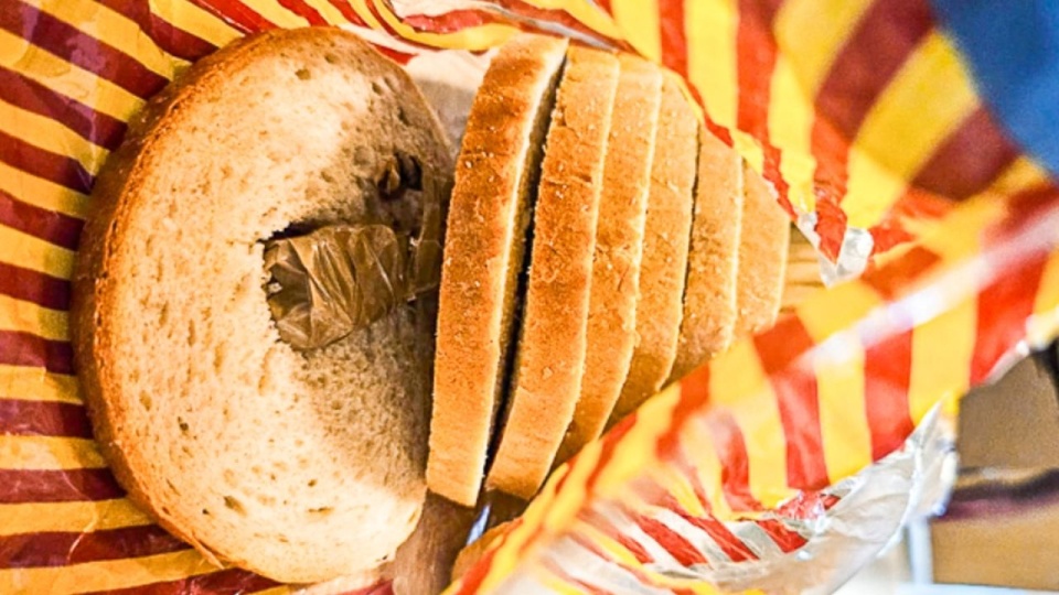 Straż Graniczna skonfiskowała zarówno telefon, jak i narzędzia oraz narkotyki. źródło: https://www.wm.strazgraniczna.pl