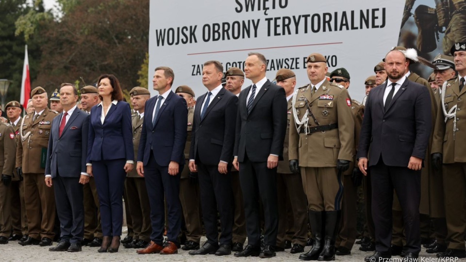W uroczystości wzięli udział m.in. zwierzchnik sił zbrojnych, prezydent Andrzej Duda oraz szef MON, minister Mariusz Błaszczak. źródło: https://twitter.com/prezydentpl
