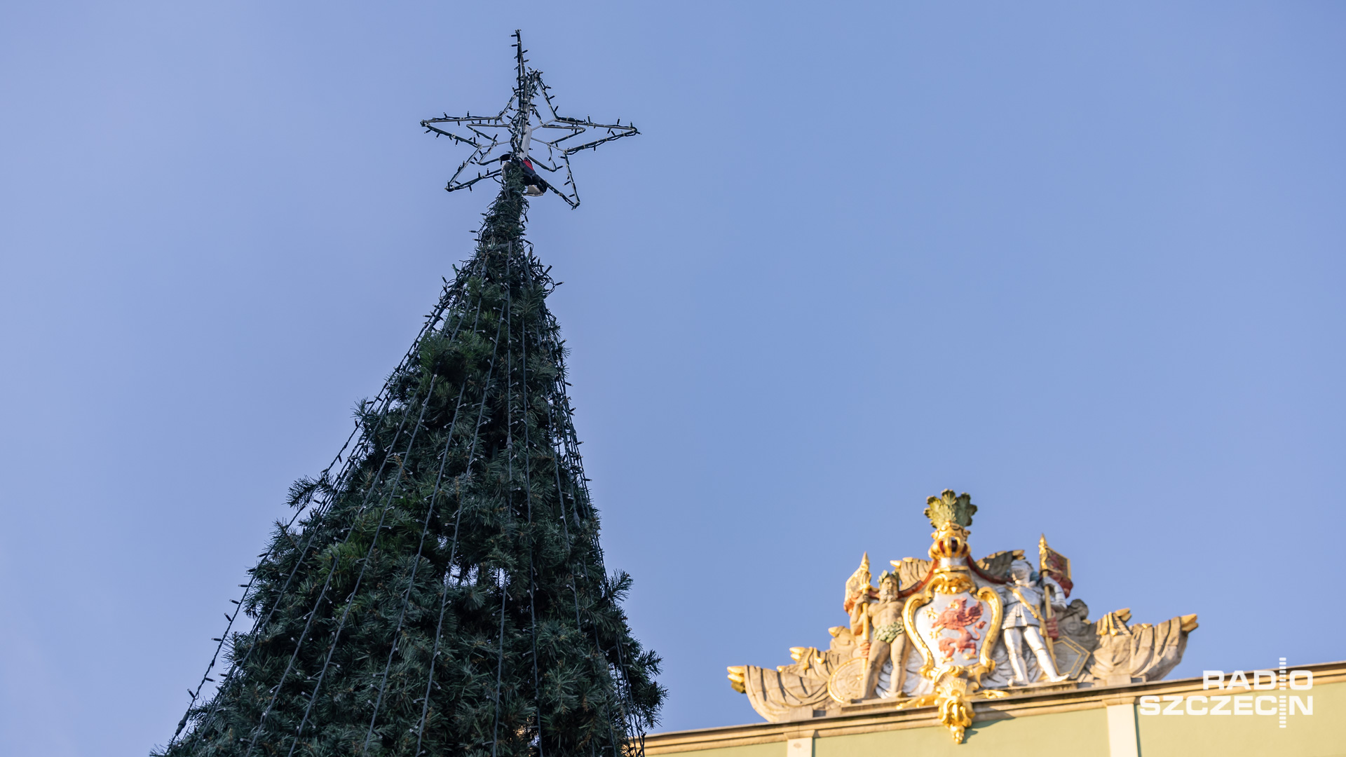 Światełka rozbłysną jednak dopiero w piątek o godzinie 16, czyli 6 grudnia w Mikołajki.