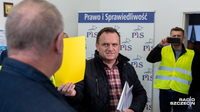 Fot. Robert Stachnik [Radio Szczecin] Rolnicy nadal protestują. Odwiedzali biura posłów i senatorów [ZDJĘCIA]