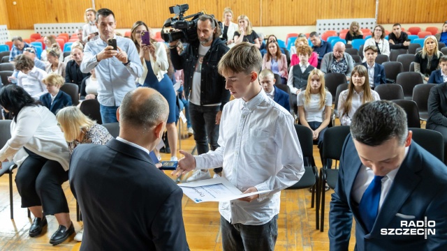 Fot. Robert Stachnik [Radio Szczecin] Laureaci olimpiad przedmiotowych nagrodzeni [WIDEO, ZDJĘCIA]