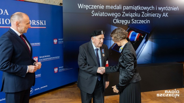 Fot. Robert Stachnik [Radio Szczecin] Medale dla kombatantów Armii Krajowej [WIDEO, ZDJĘCIA]