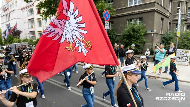 Przemarsz Orkiestr Dętych Tall Ships Races Szczecin 2024 Fot. Robert Stachnik [Radio Szczecin] Muzyczna Walka o Puchar Prezydenta Szczecina rozpoczęta [ZDJĘCIA]