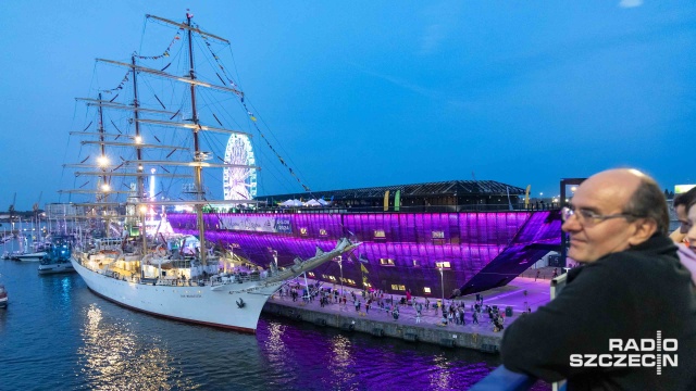 Dar Młodzieży Tall Ships Races Szczecin Fot. Robert Stachnik [Radio Szczecin] Tolszpiowy Szczecin wieczorem i nocą. Widoki niezapomniane [ZDJĘCIA]