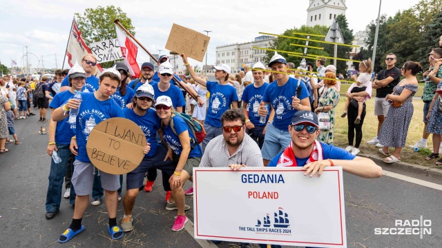 Parada Fot. Robert Stachnik [Radio Szczecin] Finał The Tall Ships Races. Wielka Parada Załóg [WIDEO, ZDJĘCIA]