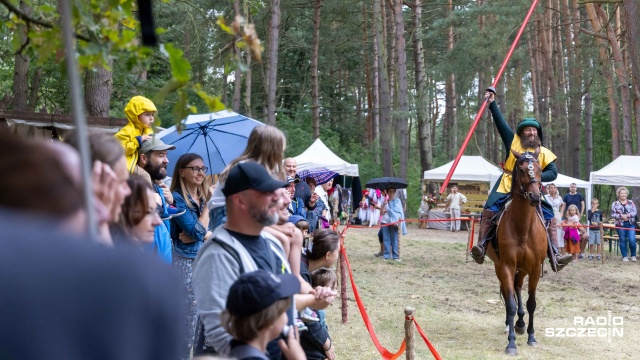 Fot. Robert Stachnik [Radio Szczecin] Rycerze pojedynkują się w Szczecinie [ZDJĘCIA]