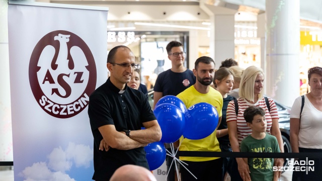 Fot. Robert Stachnik [Radio Szczecin] Wiosłujemy i pomagamy. Trwa charytatywna akcja dla hospicjum [WIDEO, ZDJĘCIA]