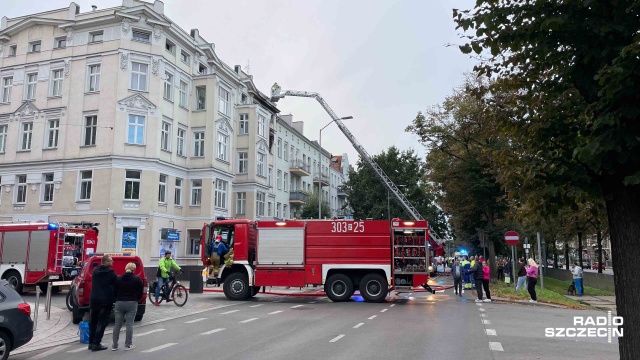 Fot. Robert Stachnik [Radio Szczecin] Pożar przy al. Piastów. Znaleziono zwęglone ciało [ZDJĘCIA]