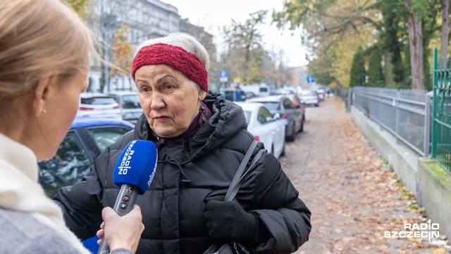 Fot. Robert Stachnik [Radio Szczecin] Mokre liście na chodnikach i ulicach. Co na to szczecinianie? [WIDEO, ZDJĘCIA]