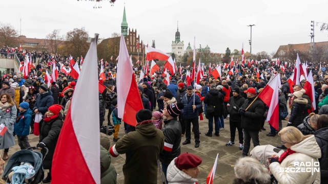 Fot. Robert Stachnik [Radio Szczecin] Marsz Niepodległości przeszedł ulicami Szczecina [ZDJĘCIA]