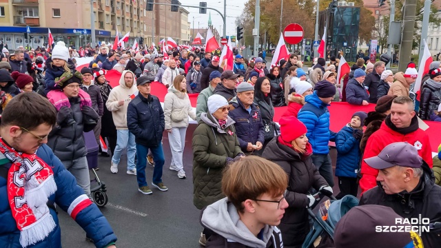 Fot. Robert Stachnik [Radio Szczecin] Marsz Niepodległości przeszedł ulicami Szczecina [ZDJĘCIA]