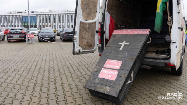 Fot. Robert Stachnik [Radio Szczecin] "Przestępcy i nieroby". Rolnicy domagają się dymisji ministrów rolnictwa [ZDJĘCIA]