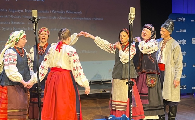 Zespół Млиночок z Ukrainy. Fot. Materiały prasowe organizatora Silna Polonia – Silna Polska. Muzyczne Przyjaźnie w Radiu Szczecin [WIDEO, ZDJĘCIA]