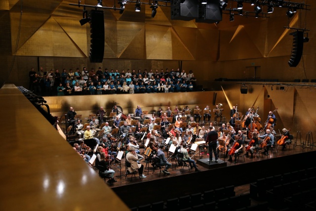 Próba generalna Orkiestry Symfonicznej Filharmonii im. Mieczysława Karłowicza w Szczecinie i Chóru Politechniki Morskiej pod batutą Przemysława Neumanna. Fot. Katarzyna Plater-Zyberk Chór Politechniki Morskiej w Filharmonii z muzyką Bożego Narodzenia [ZDJĘCIA]