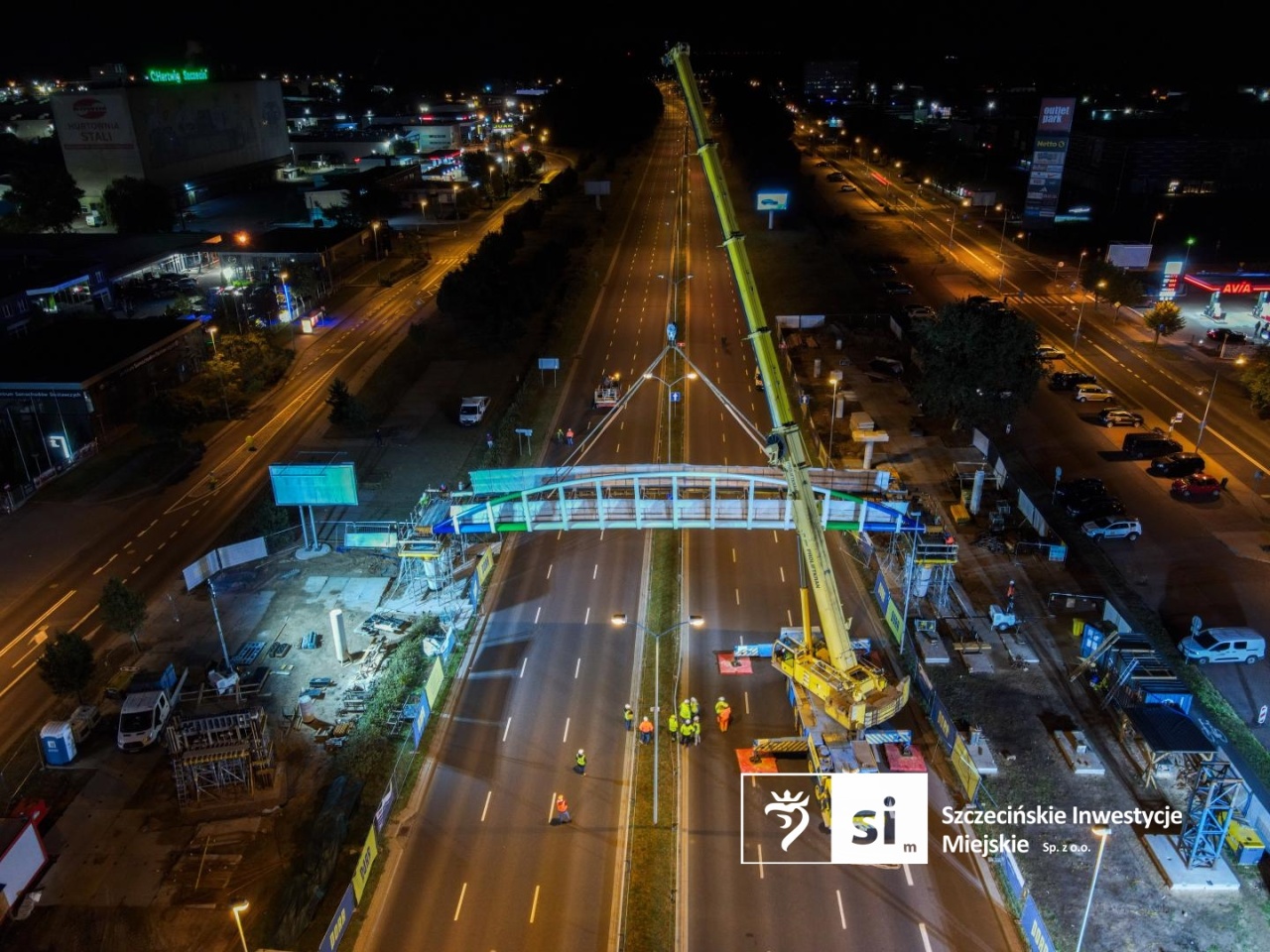 Nowa kładka nad Struga. Nocna operacja w Szczecinie [ZDJĘCIA]