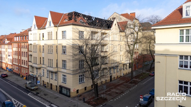 Do piątku czekamy na ekspertyzę budowlaną, która pozwoli nam określić plan działania na najbliższe tygodnie - mówi zarządca spalonej kamienicy na rogu ulic 5 Lipca i Tarczyńskiego w Szczecinie.