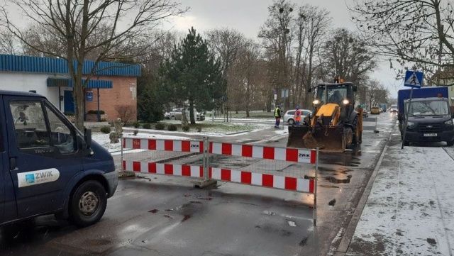 Zakład Wodociągów i Kanalizacji zamknął część ulicy Budziszyńskiej na Pomorzanach w Szczecinie.