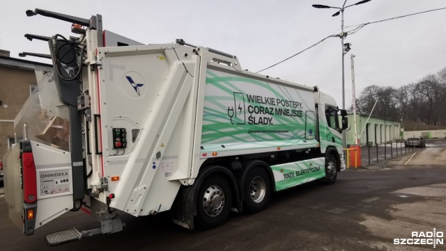 Odpady odbiera od mieszkańców Stargardu komunalna spółka Bio Star, testując po raz pierwszy - w roboczych warunkach - elektryczny pojazd do wywozu odpadów.