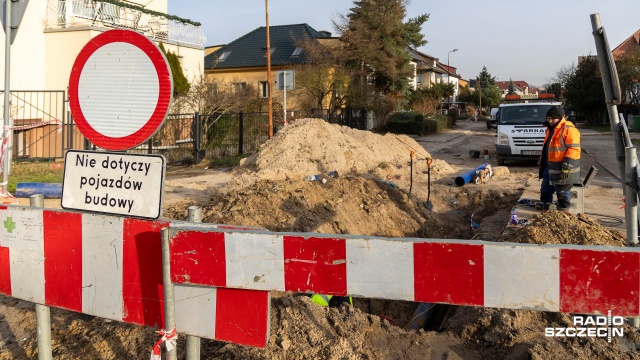 Rozpoczęła się przebudowa ulicy Warzywnej w Stargardzie. Droga pełni rolę dogodnego skrótu dla kierowców jadących od strony Goleniowa, którzy szybciej chcą dostać się w kierunku Śródmieścia, omijając zatłoczone skrzyżowanie ulic Piłsudskiego i Konopnickiej.