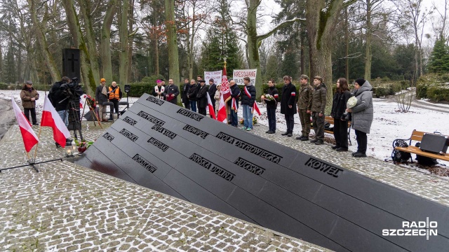 Nie o zemstę, lecz o pamięć wołają ofiary - pod tym hasłem w piątek na Cmentarzu Centralnym odbyły się uroczystości upamiętniające Zbrodnię na Polakach dokonaną przez ukraińskich nacjonalistów w Parośli na Wołyniu.