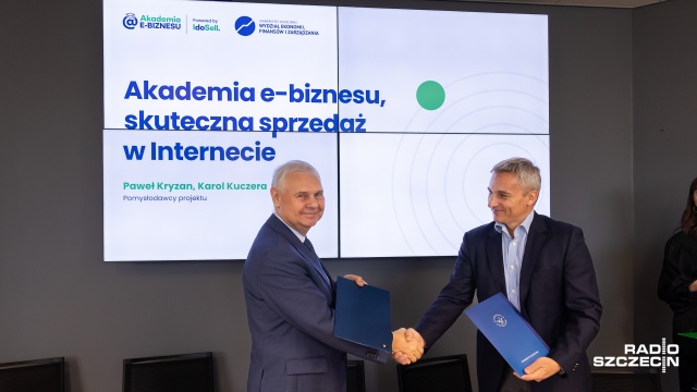 Gigant e-commerce ze Szczecina podpisał umowę z Uniwersytetem Szczecińskim. Grupa IAI wraz z Wydziałem Ekonomii, Finansów i Zarządzania rozpocznie kurs Akademia e-biznesu, mający na celu przygotowanie uczniów i absolwentów uczelni do wejścia w świat sprzedaży internetowej.