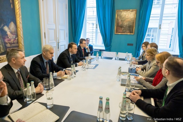 Spór o rolnictwo i transport musi być rozwiązany - to zgodne stanowisko szefa polskiej dyplomacji i wicepremier Ukrainy.