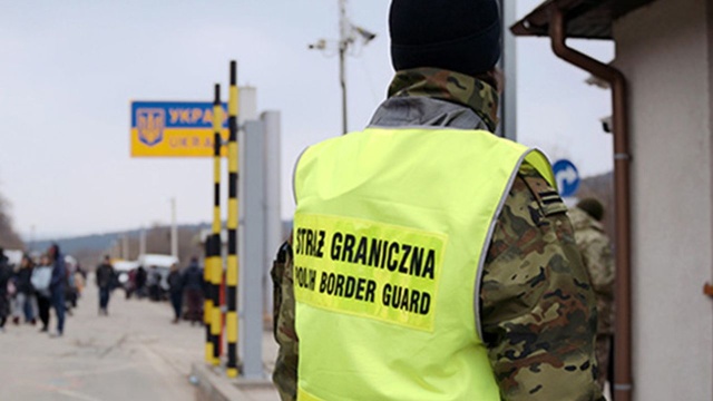 Około 1000 rolników protestuje na drodze dojazdowej do przejścia granicznego w Dorohusku. Wspierają ich górnicy i przewoźnicy.