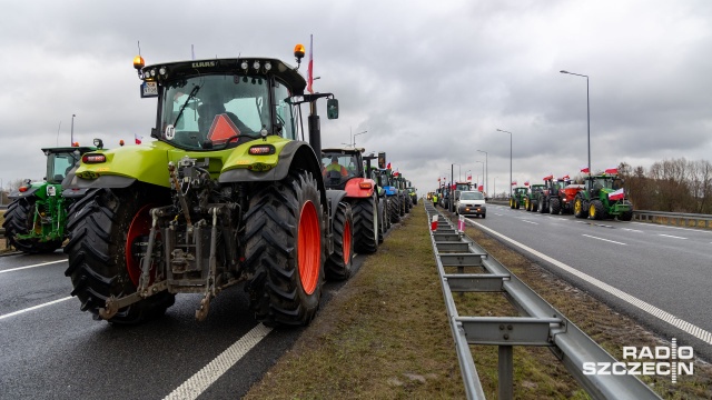 Prawie pół godzinna dyskusja rolników z naszego regionu z wojewodą zachodniopomorskim poprzedziła poniedziałkową, kolejną blokadę drogi szybkiego ruchu S3.