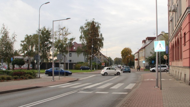 Niebawem ruszą prace związane z przebudową skrzyżowania ulic Słowackiego, Zachodniej, Matejki i Kostrzyńskiej w Dębnie. To w ciągu drogi krajowej nr 23. Podpisano umowę z wykonawcą.