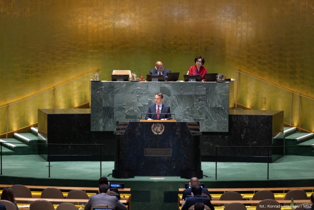 Potępienie przez Organizację Narodów Zjednoczonych agresji Rosji wobec Ukrainy może stanowić podstawę do przekazania Ukrainie zamrożonych rosyjskich aktywów - uważa Radosław Sikorski.