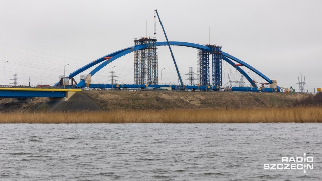 Nowy most w Wolinie gotowy już w 70 proc. To jeden z ważnych elementów powstającej drogi szybkiego ruchu S3.