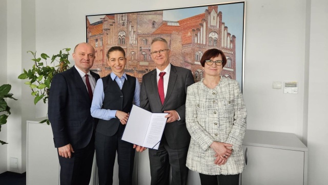Oficjalnie mamy już Szczecińskie Centrum Biorecyklingu, którego zadaniem będzie przetwarzanie bioodpadów z miasta na certyfikowany kompost, który może być sprzedawany m.in. rolnikom.