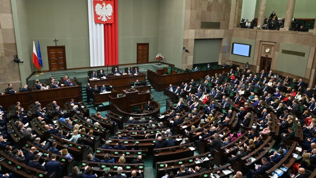 Spór w koalicji rządowej o termin parlamentarnych prac nad prawem aborcyjnym.