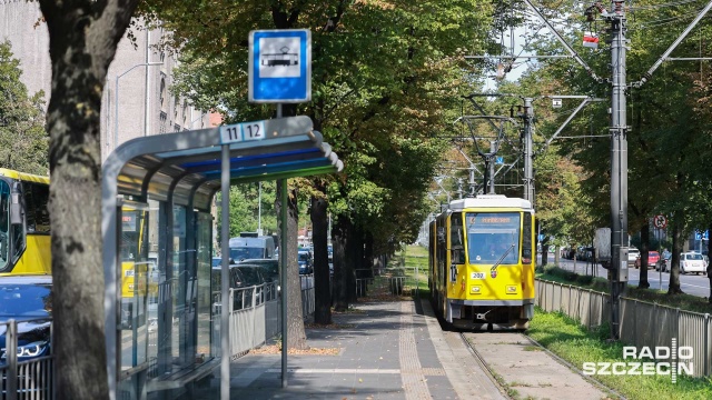 Ścisk, tłok i brak pewności czy autobus na pewno przyjedzie. Mieszkańcy Szczecina od dawna mierzą się z odwołanymi kursami i awariami taboru.