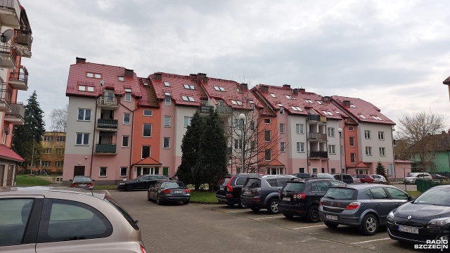 Zakazane reklamy zniknęły z bloków goleniowskiego TBS-u, po interwencji Radia Szczecin. O sprawie informowaliśmy we wtorek.
