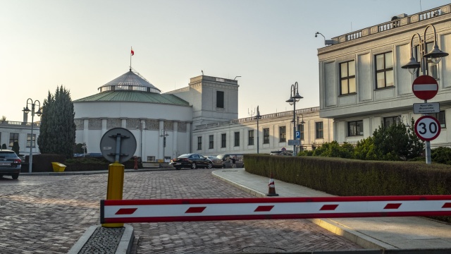 Do zmian w rządzie nie może dojść bez konsultacji z koalicjantami - mówi wiceszef Polski 2050 Michał Kobosko.