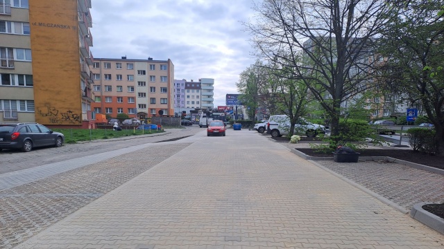 Kończą się prace na budowie parkingu przy ulicach Dunikowskiego i Milczańskiej w Szczecinie.