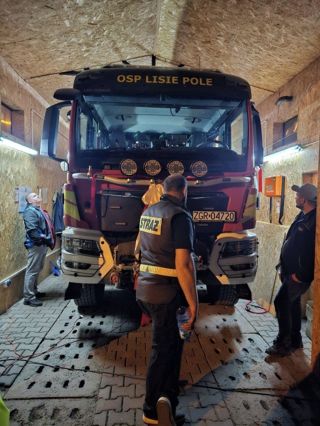 Strażacy-ochotnicy z Lisiego Pola mają nowy wóz ratowniczo-gaśniczy. Auto już trafiło do jednostki.