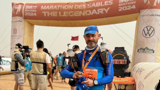 Szczecinianin Marek Wódecki ukończył morderczy Maraton Piasków. Przebiegł 250 kilometrów po pustyni w Maroku po to, aby zwrócić uwagę na trud z jakim na co dzień borykają się rodzice i opiekunowie osób z autyzmem.