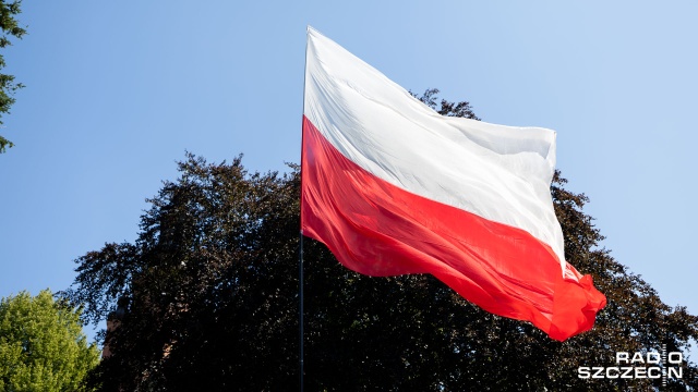 Kiedy ustanowiono polską flagę