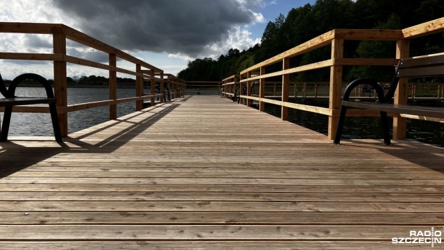Po rewitalizacji, znów tętni życiem. Plaża przy Jeziorze Przybiernowskim, przyciąga mieszkańców i turystów z regionu.