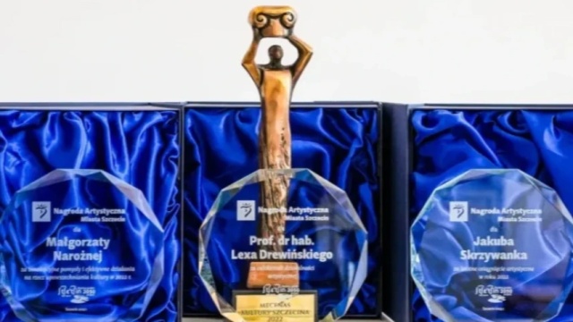 Dziś poznamy laureatów Nagrody Artystycznej Miasta Szczecin oraz tytuł Mecenasa Kultury. Galę wręczenia wyróżnień zaplanowano na godzinę 18 w Wili Lentza. W tym roku nominacje przyznano w trzech kategoriach: Za istotne osiągnięcie artystyczne w roku 2023 nominację otrzymali aktorka Teatru Polskiego Olga Adamska, dyrygentka Chóru Politechniki Morskiej Sylwia Fabiańczyk - Makuch, oraz malarka Katarzyna Seszycka.