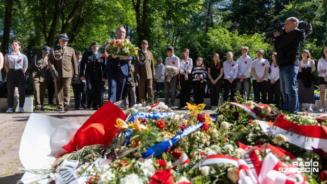 Uczniowie szczecińskiej dziewiątki uczcili polskich żołnierzy w przeddzień 80. rocznicy zdobycia Monte Cassino.