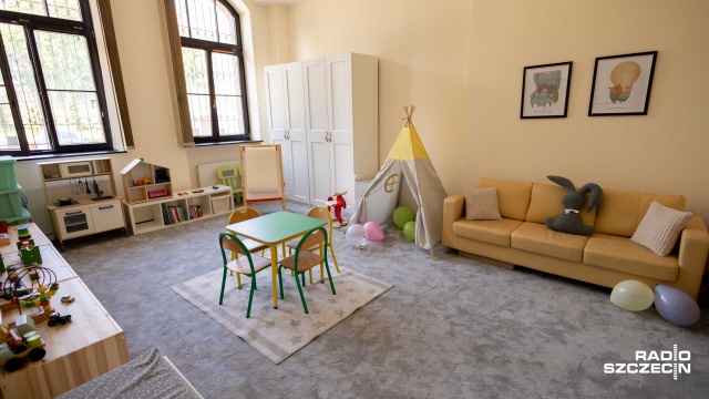 Komfortowe przestrzenie z diagnostyczną salą zabaw - to nowy publiczny ośrodek adopcyjny. Został oficjalnie otwarty przy Rondzie Giedroycia w Szczecinie. To filia ośrodka w Koszalinie.