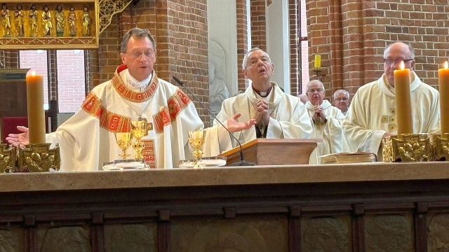 Blisko sto osób z Bambergu odwiedziło w czwartek Szczecin. To grupa wiernych i biskupów, która uczestniczy w pielgrzymce śladami św. Ottona.