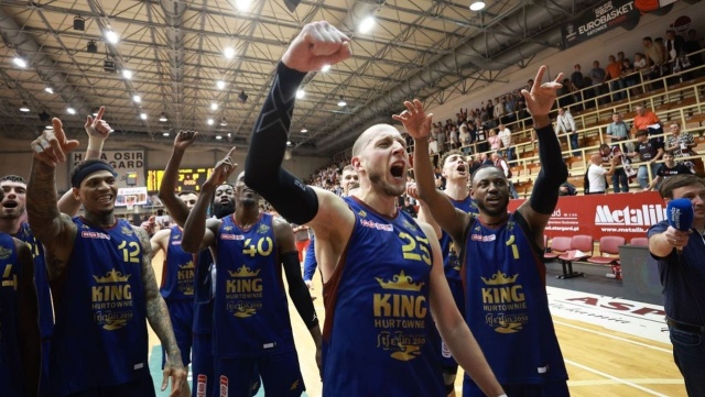 Koszykarze Kinga w znakomitym stylu awansowali do finału mistrzostw Polski.